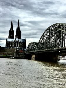 Hohenzollernbrücke, Rhein und Dom